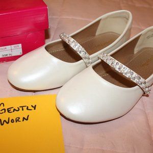 GIRLS BALLET FLAT BEADED IVORY SZ.3